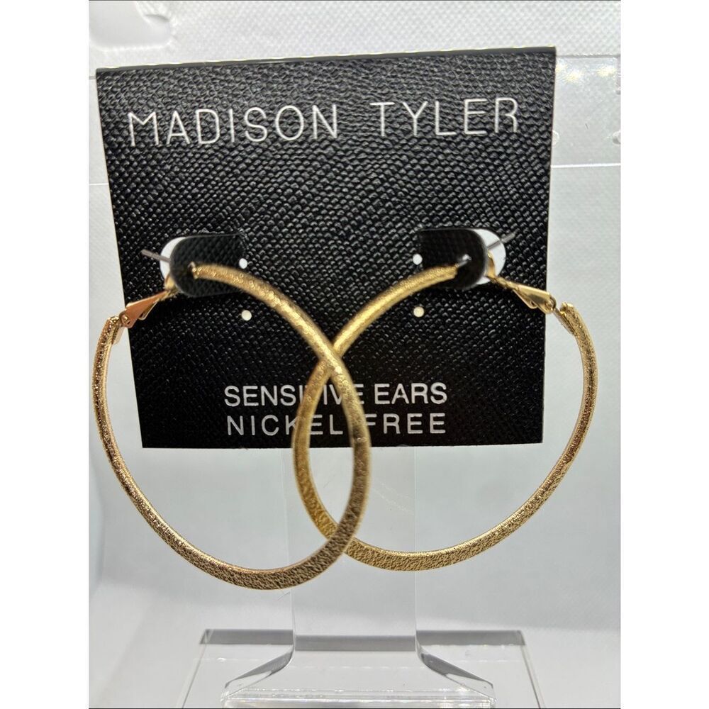 3For$20 MadisonāGold Textured Hoop Earrings - Shimmering Gold